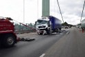 Schwerer LKW VU PKlemm A 4 Rich Olpe auf der Rodenkirchener Bruecke P332